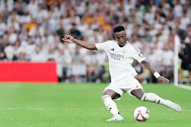 表现截然不 表现截然不